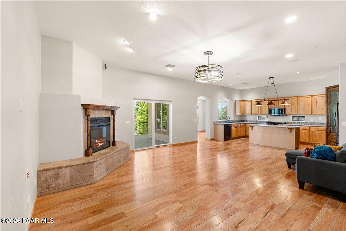 195 Juniper Ridge Drive Prescott, AZ 86301 - Photo 17 of 41 Living Room