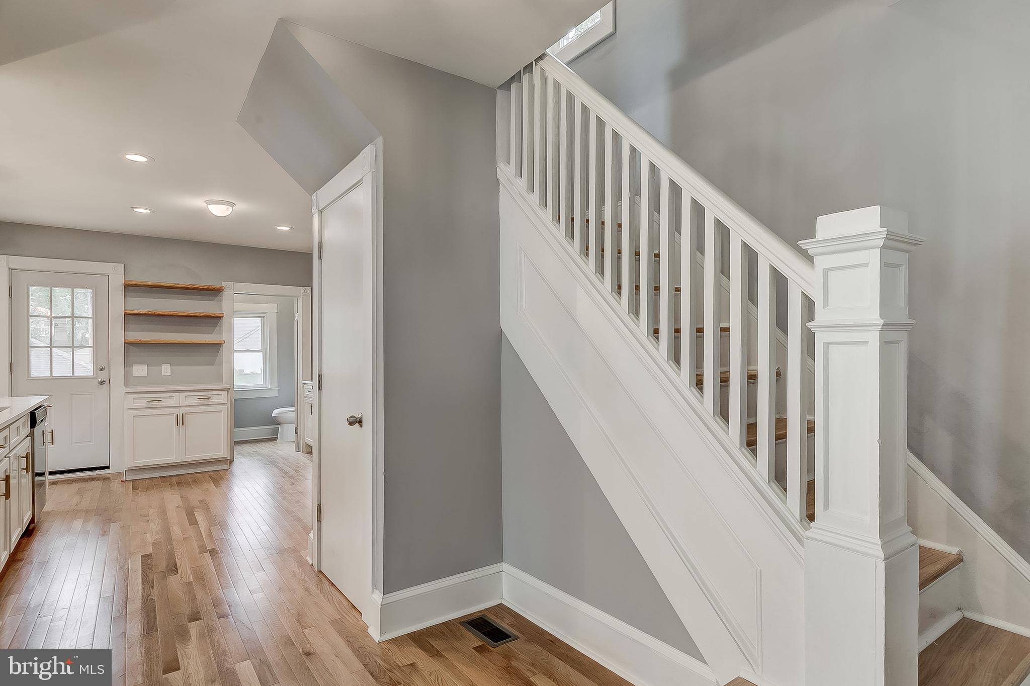 616 Coleraine Road Baltimore, MD 21229 - Photo 3 of 40