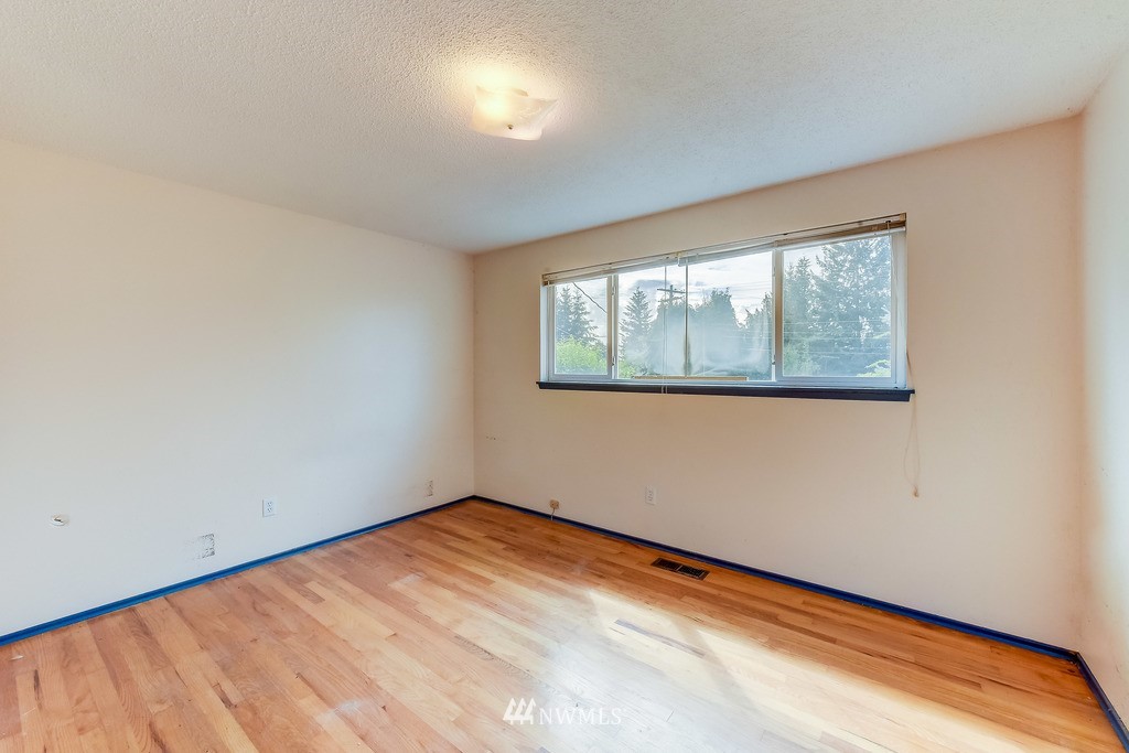 12824 Southeast 158th Street Renton, WA 98058 - Photo 11 of 21 Gallery Image 11