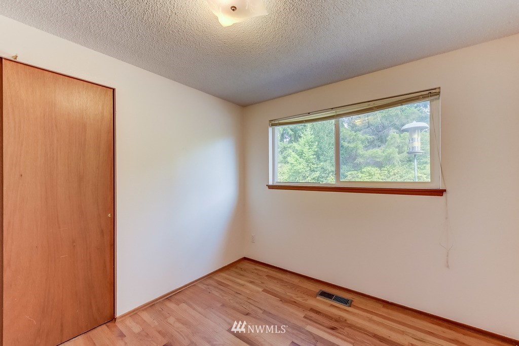 12824 Southeast 158th Street Renton, WA 98058 - Photo 12 of 21 Gallery Image 12