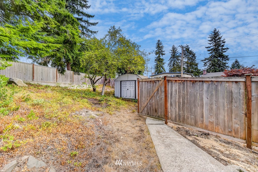 12824 Southeast 158th Street Renton, WA 98058 - Photo 19 of 21 Gallery Image 19