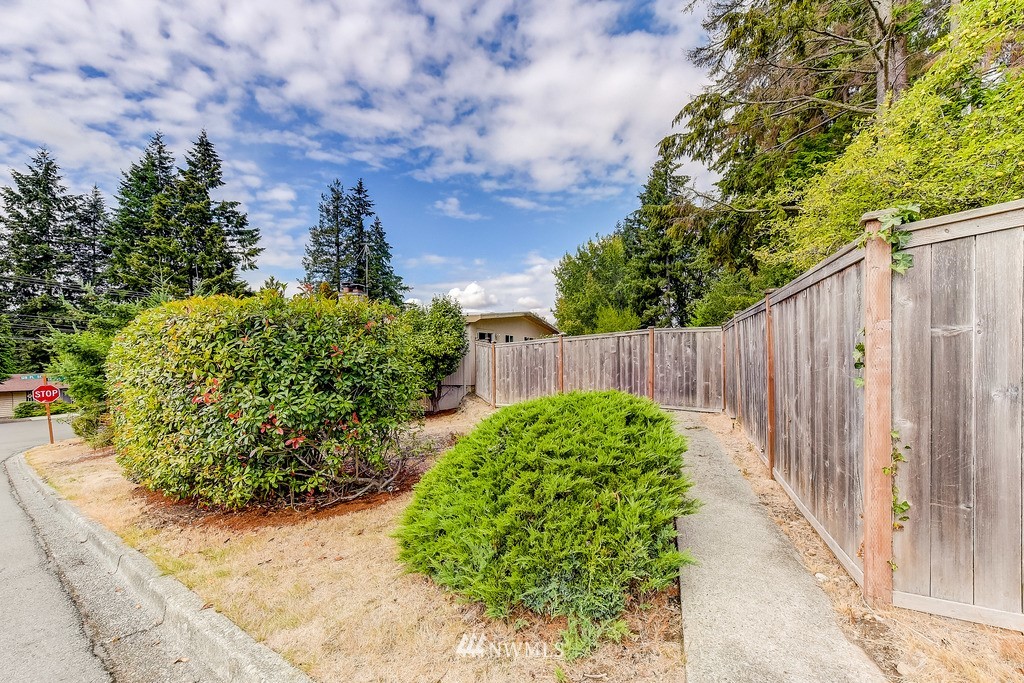 12824 Southeast 158th Street Renton, WA 98058 - Photo 4 of 21 Gallery Image 4