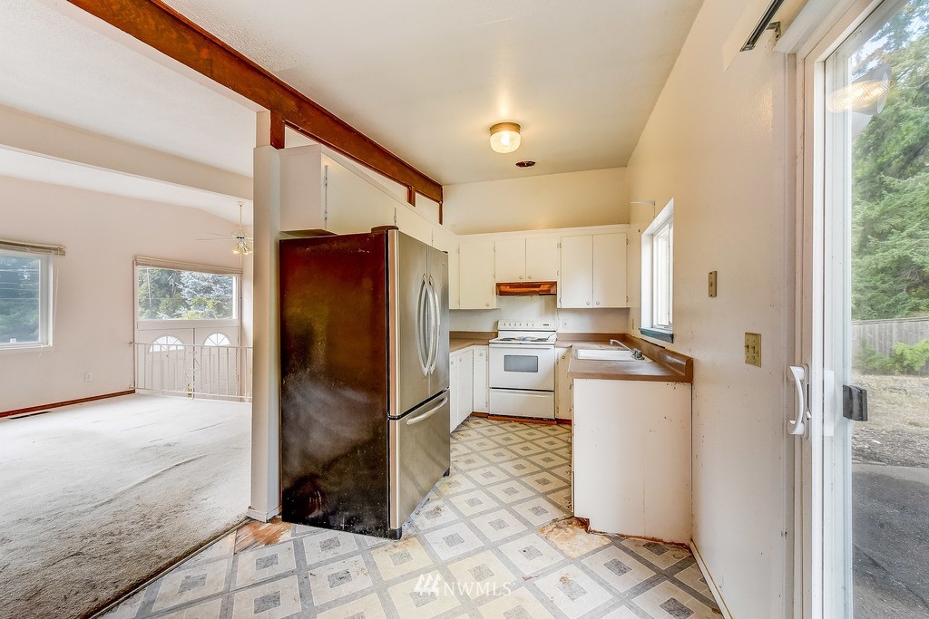12824 Southeast 158th Street Renton, WA 98058 - Photo 8 of 21 Gallery Image 8