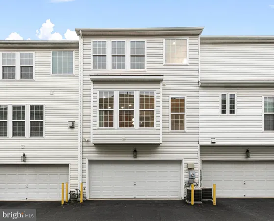 $3,300 | 5036 Greenhouse Terrace, Centreville, VA 20120