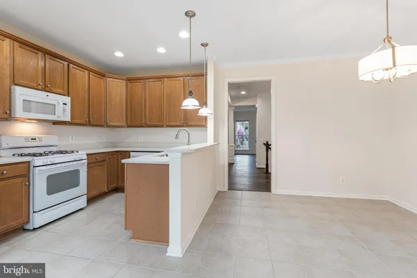 $3,300 | 5036 Greenhouse Terrace, Centreville, VA 20120