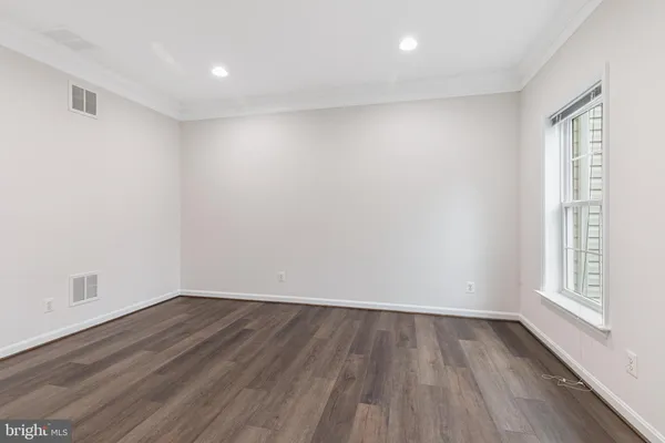 $3,300 | 5036 Greenhouse Terrace, Centreville, VA 20120
