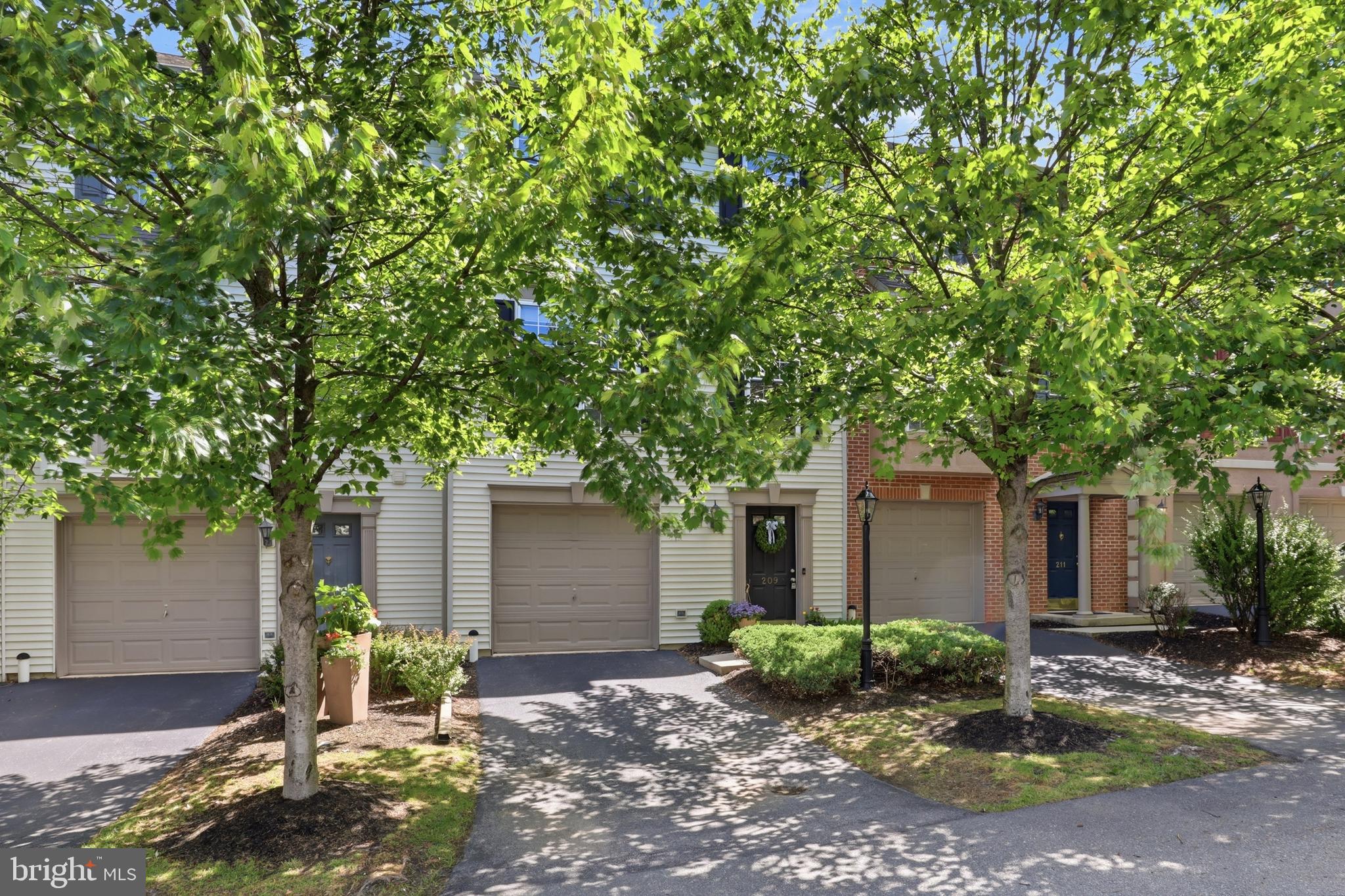 209 September Way York, PA 17403 - Photo 4 of 51