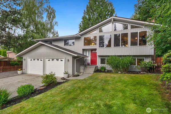 $885,000 | 2231 102nd Place Southeast, Everett, WA 98208