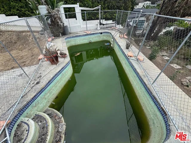 $1,995,000 | 840 Lachman Lane, Pacific Palisades, CA 90272