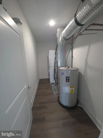 a view of entryway and hall