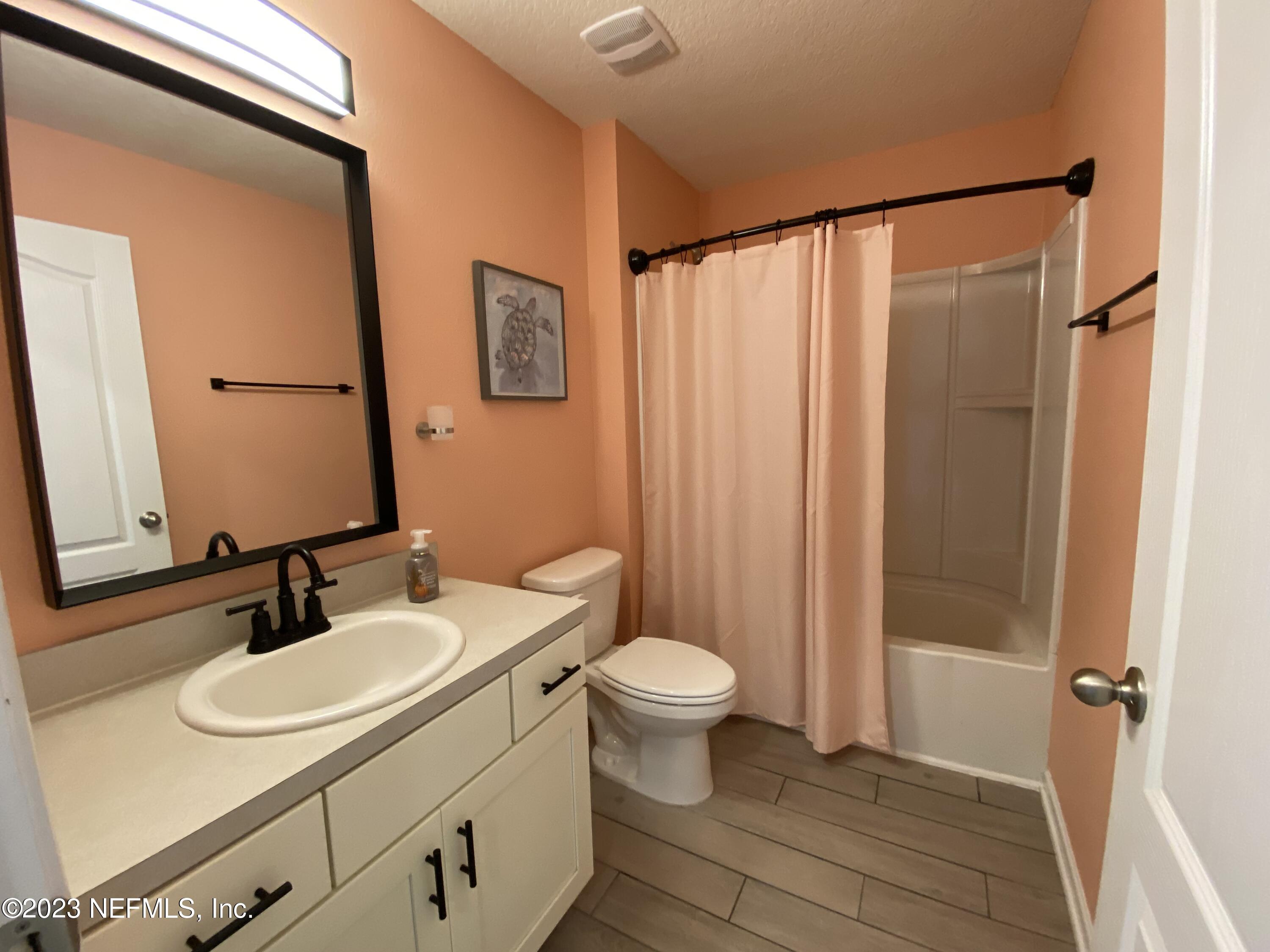 46 Eagle Spring Court St. Augustine, FL 32084 - Photo 18 of 40 GUEST BATH