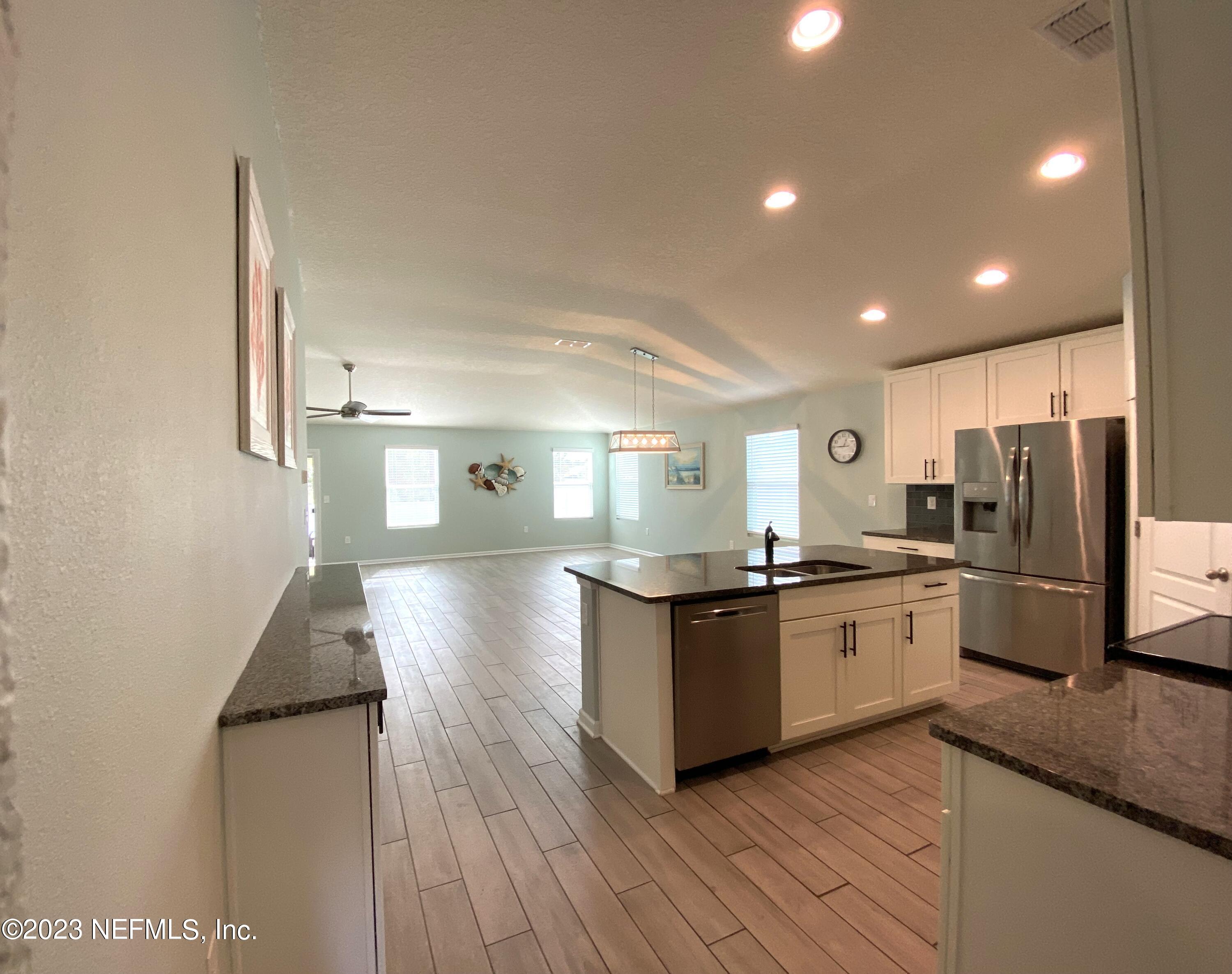 46 Eagle Spring Court St. Augustine, FL 32084 - Photo 5 of 40 KITCHEN/DINING
