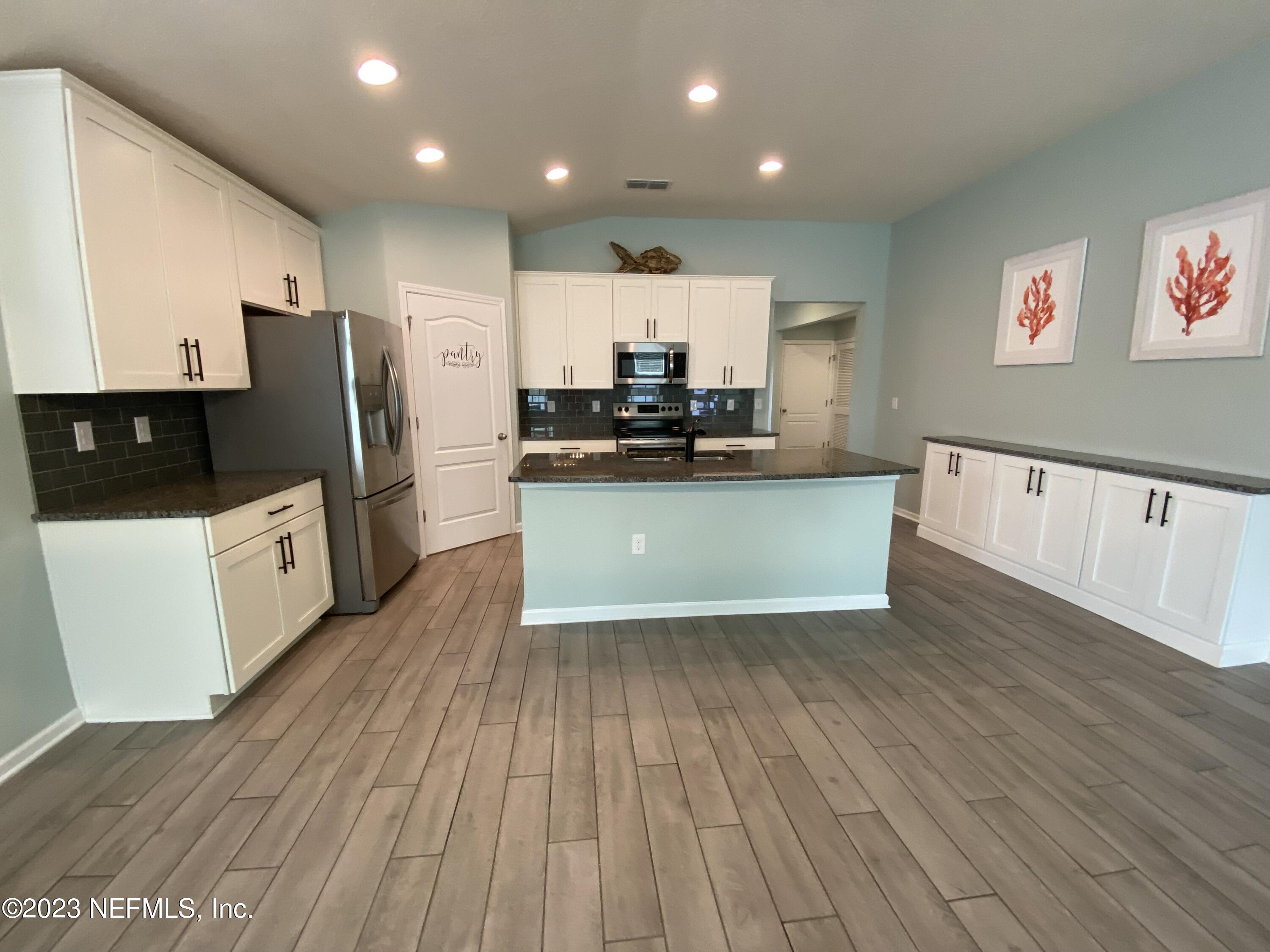 46 Eagle Spring Court St. Augustine, FL 32084 - Photo 7 of 40 KITCHEN