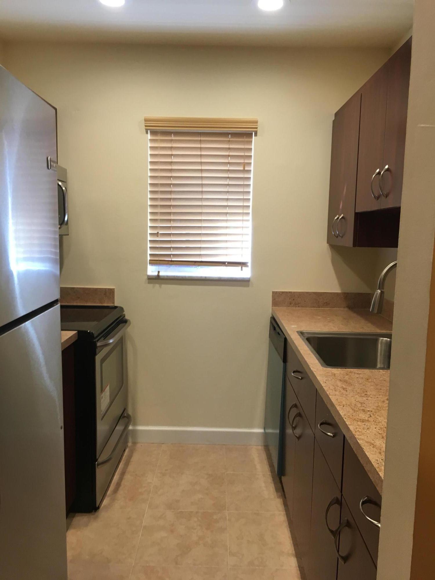 500 Southwest 2nd Avenue, Unit 209 Boca Raton, FL 33432 - Photo 2 of 7 Kitchen