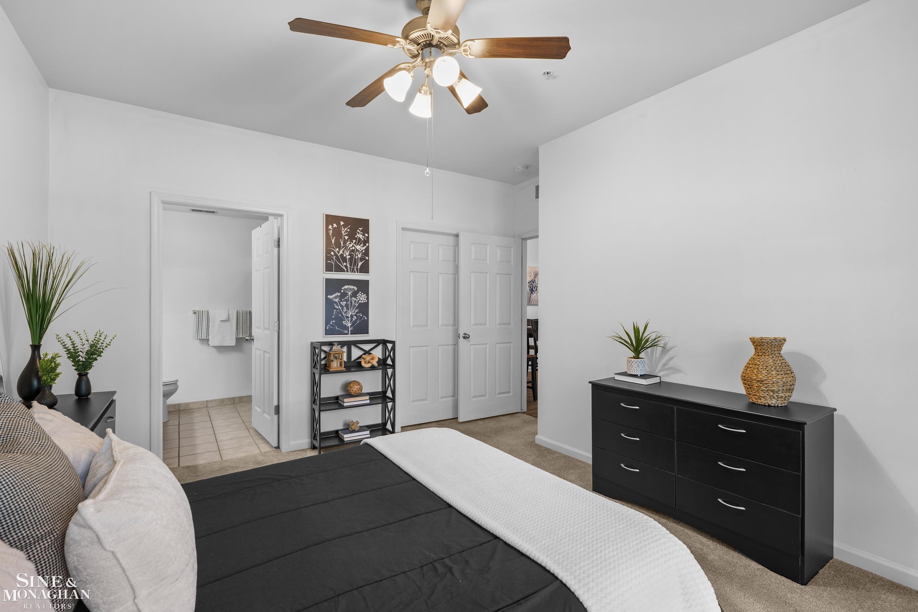 29981 Fox Run Circle Warren, MI 48092 - Photo 23 of 34 50213994-cbf5d6f5-7eee-476c-907e-51b613ba84da.JPG