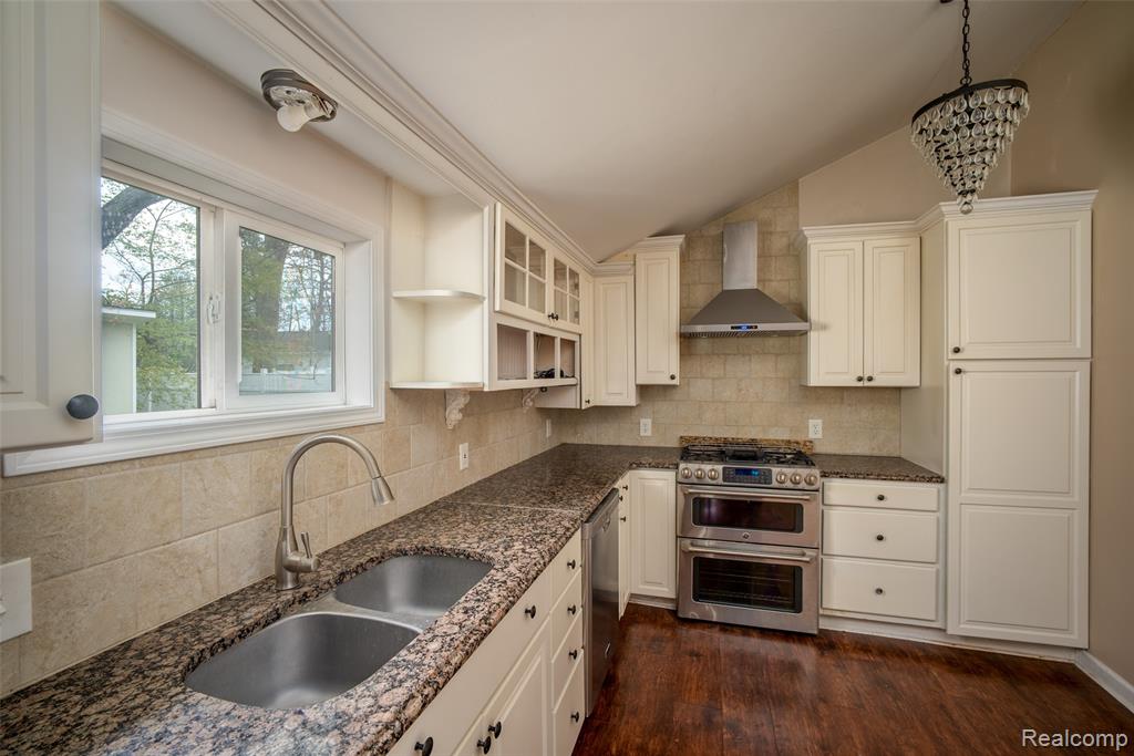 7203 Aspen Road Lexington, MI 48450 - Photo 8 of 27