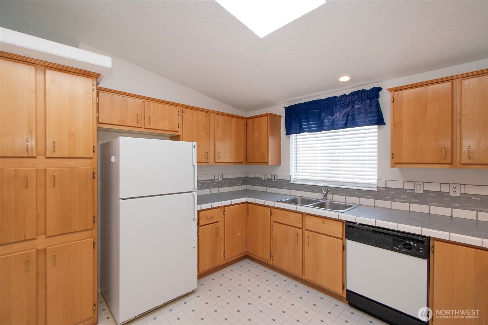 642 North 7th Avenue Sequim, WA 98382 - Photo 13 of 40