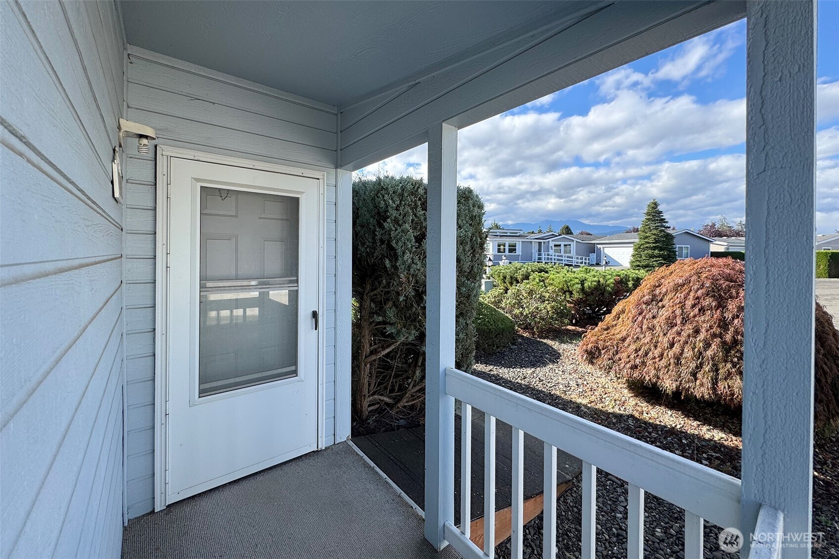642 North 7th Avenue Sequim, WA 98382 - Photo 4 of 40