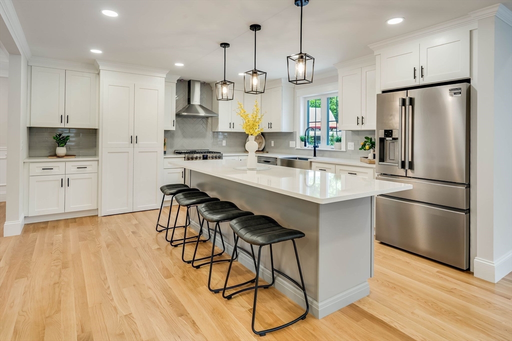 125 Greenwood Road Andover, MA 01810 - Photo 2 of 37 Gallery Image 2