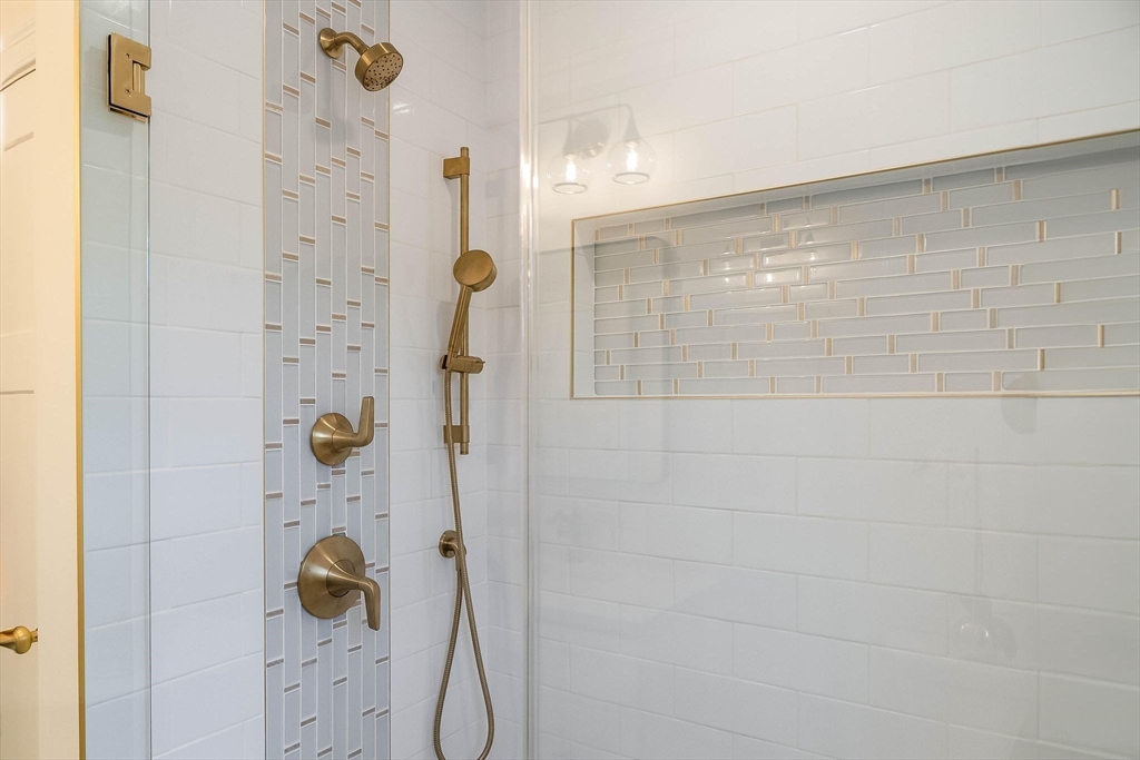 125 Greenwood Road Andover, MA 01810 - Photo 21 of 37 Gallery Image 21