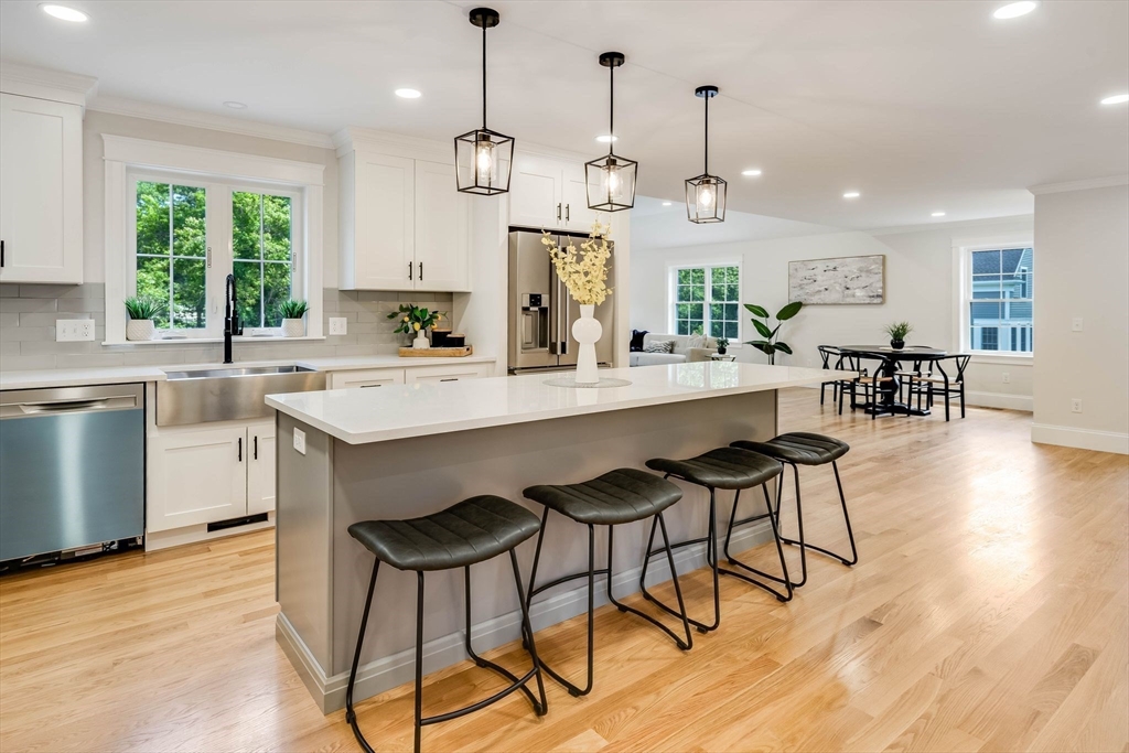 125 Greenwood Road Andover, MA 01810 - Photo 4 of 37 Gallery Image 4