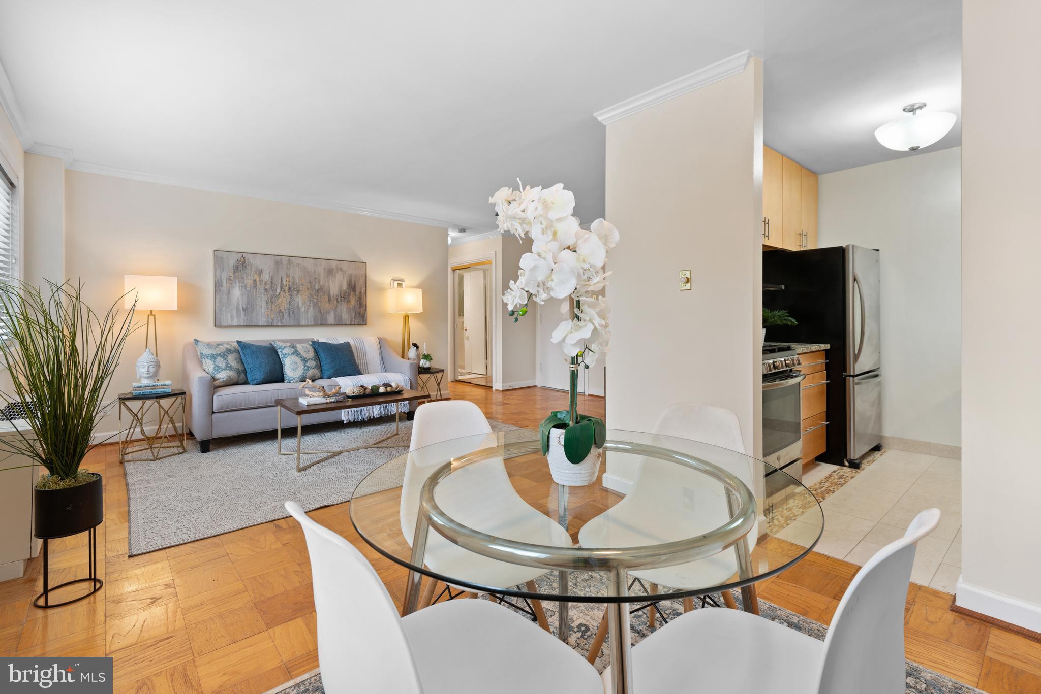 4570 MacArthur Boulevard Northwest, Unit 105 Washington, DC 20007 - Photo 11 of 20 Dining area and living room