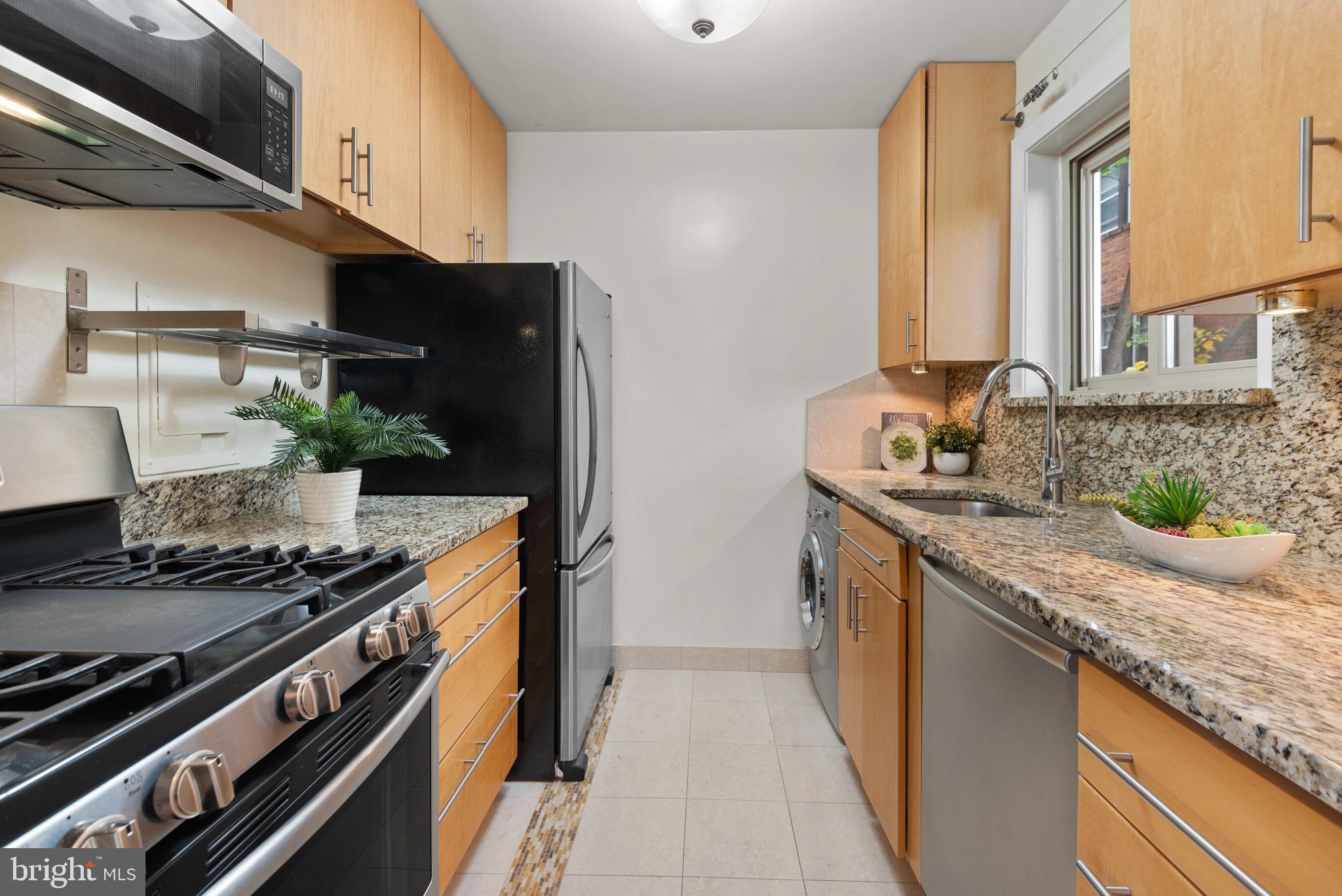 4570 MacArthur Boulevard Northwest, Unit 105 Washington, DC 20007 - Photo 14 of 20 Lovely kitchen