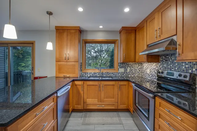 $419,000 | 1506 Winchester Place, Janesville, WI 53548