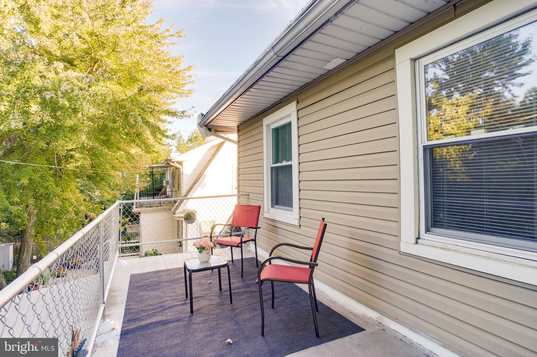 3106 Cedarhurst Road Baltimore, MD 21214 - Photo 22 of 28 Upper Deck