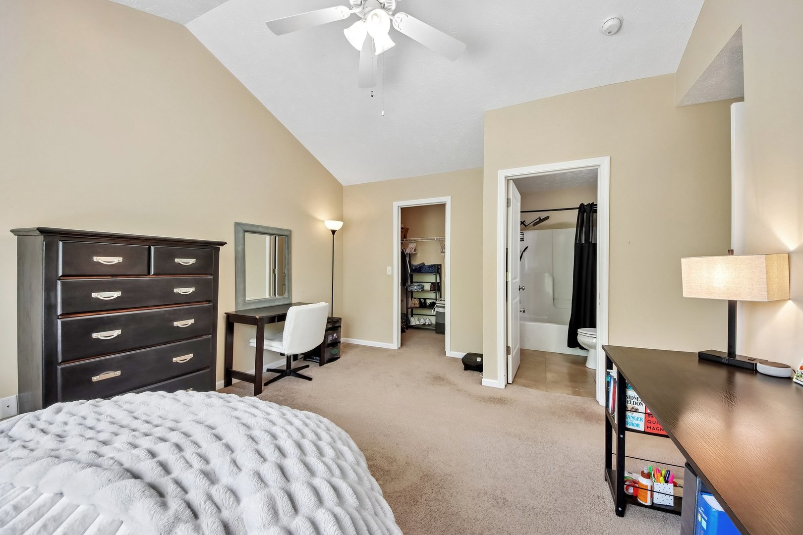 661 Stonegate Drive Sycamore, IL 60178 - Photo 11 of 20