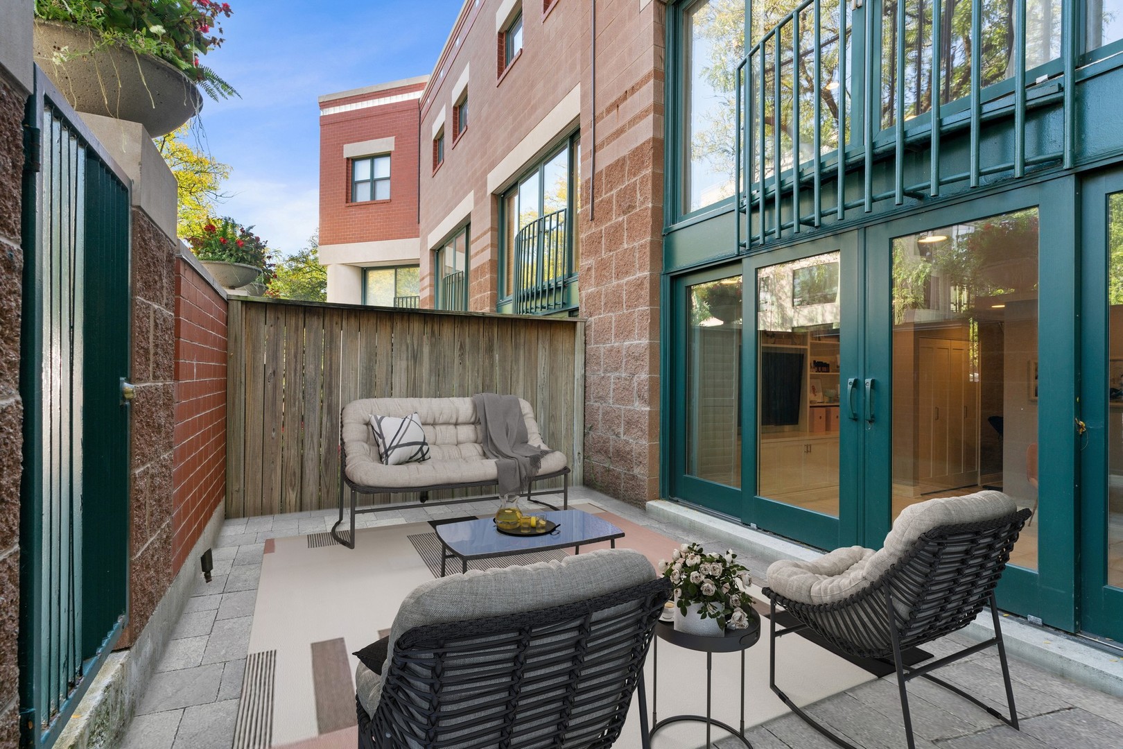 641 West Willow Street, Unit 105 Chicago, IL 60614 - Photo 30 of 37 a outdoor view with sitting space