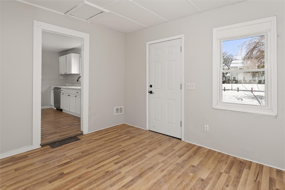 127 Conkey Avenue Rochester, NY 14621 - Photo 18 of 31