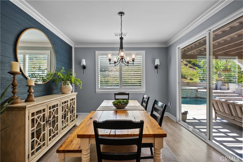 28200 Nield Court Saugus, CA 91350 - Photo 12 of 47