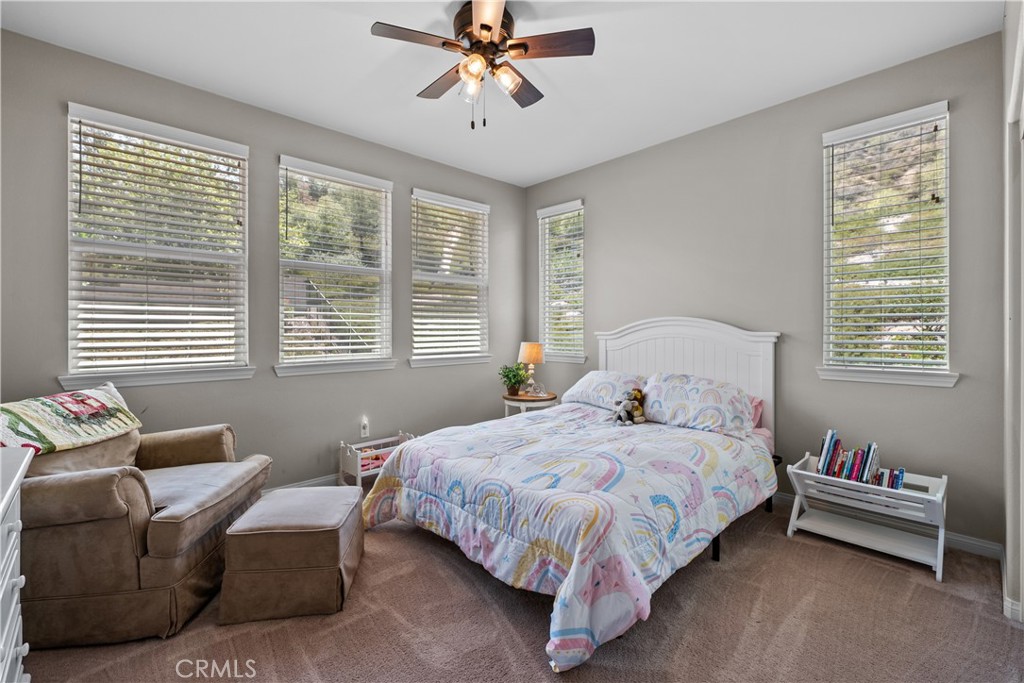 28200 Nield Court Saugus, CA 91350 - Photo 36 of 47