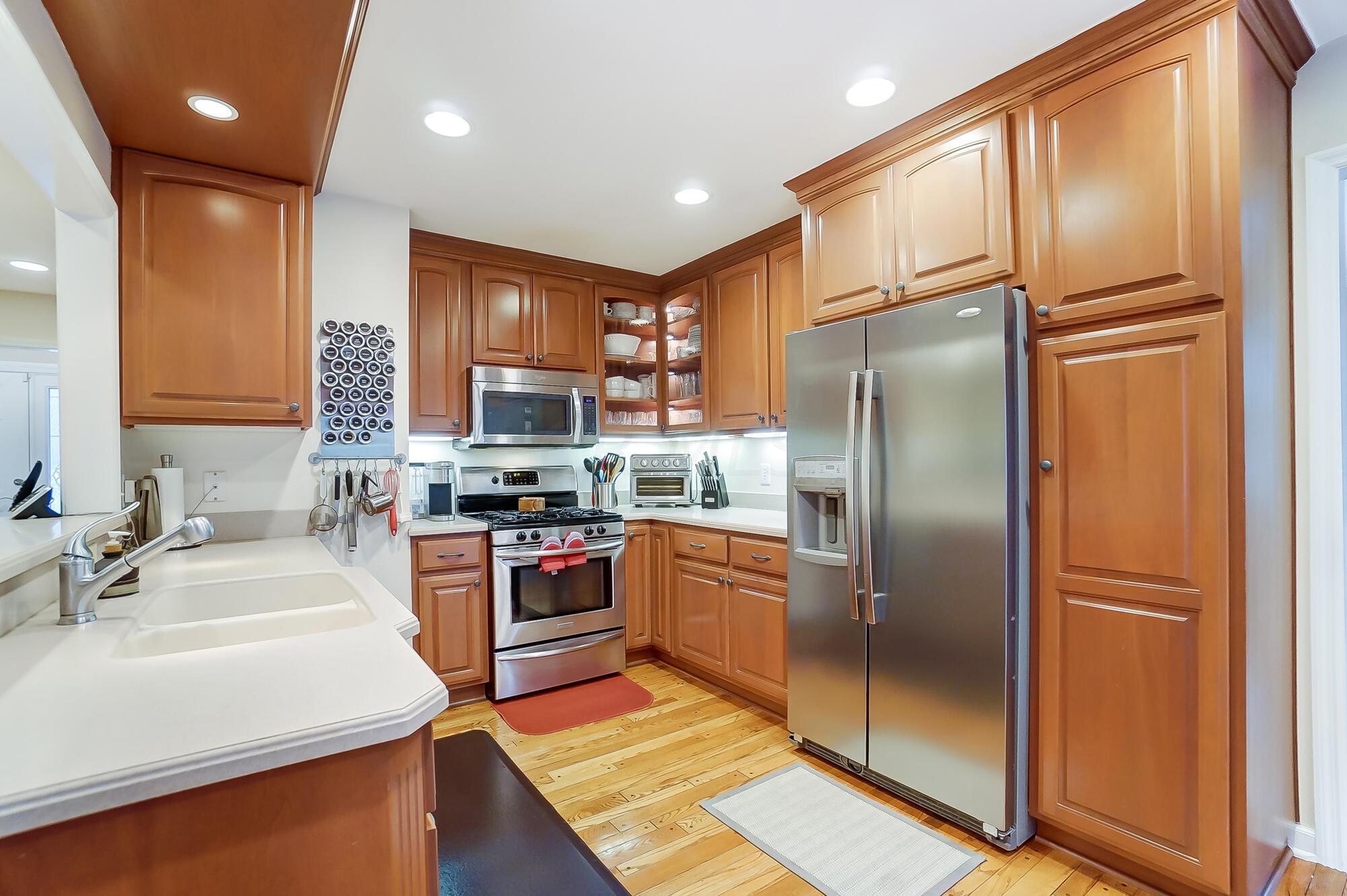 1200 Windham Road Columbus, OH 43220 - Photo 23 of 84 021