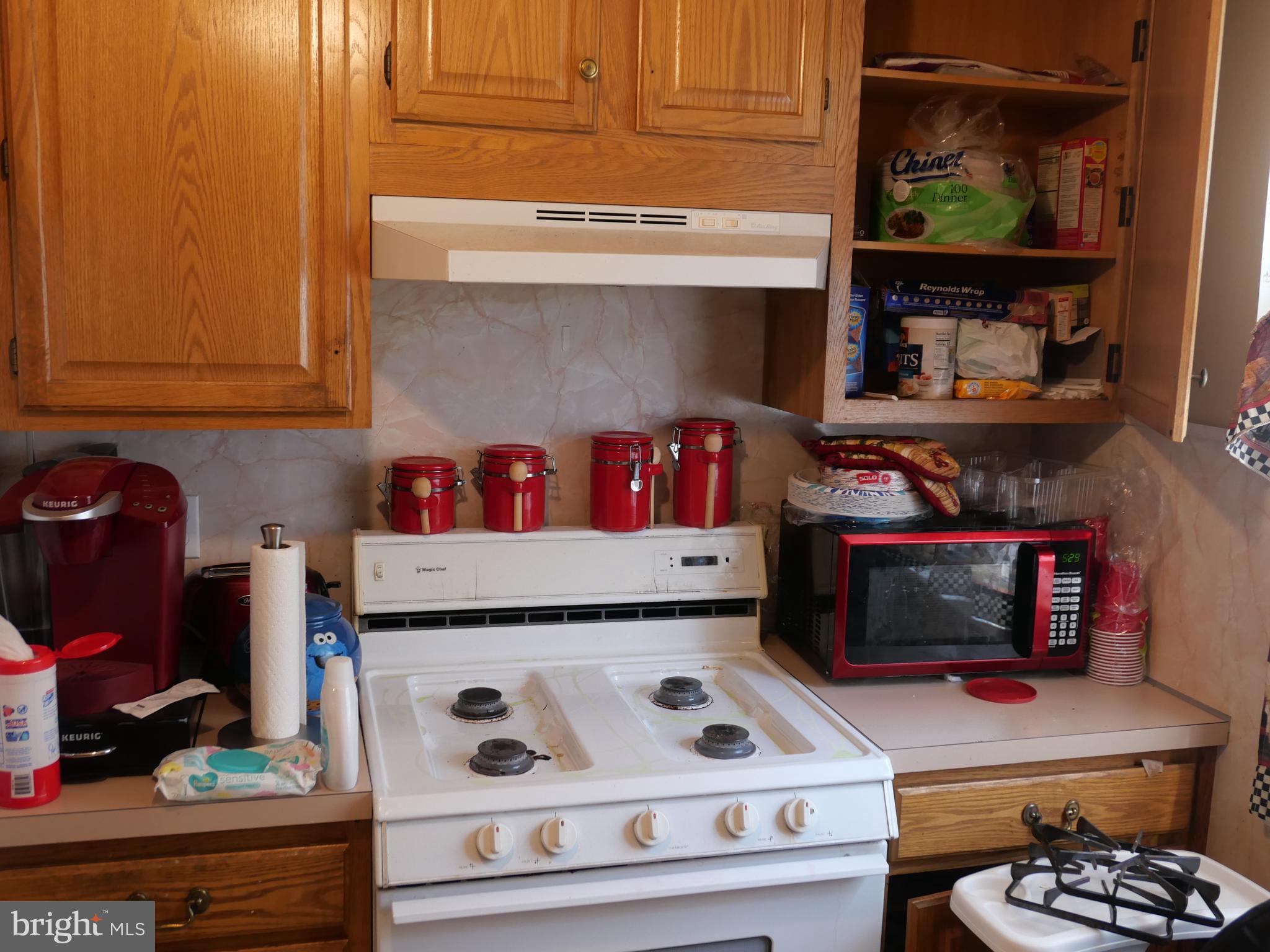 7232 Lamport Road Upper Darby, PA 19082 - Photo 7 of 12