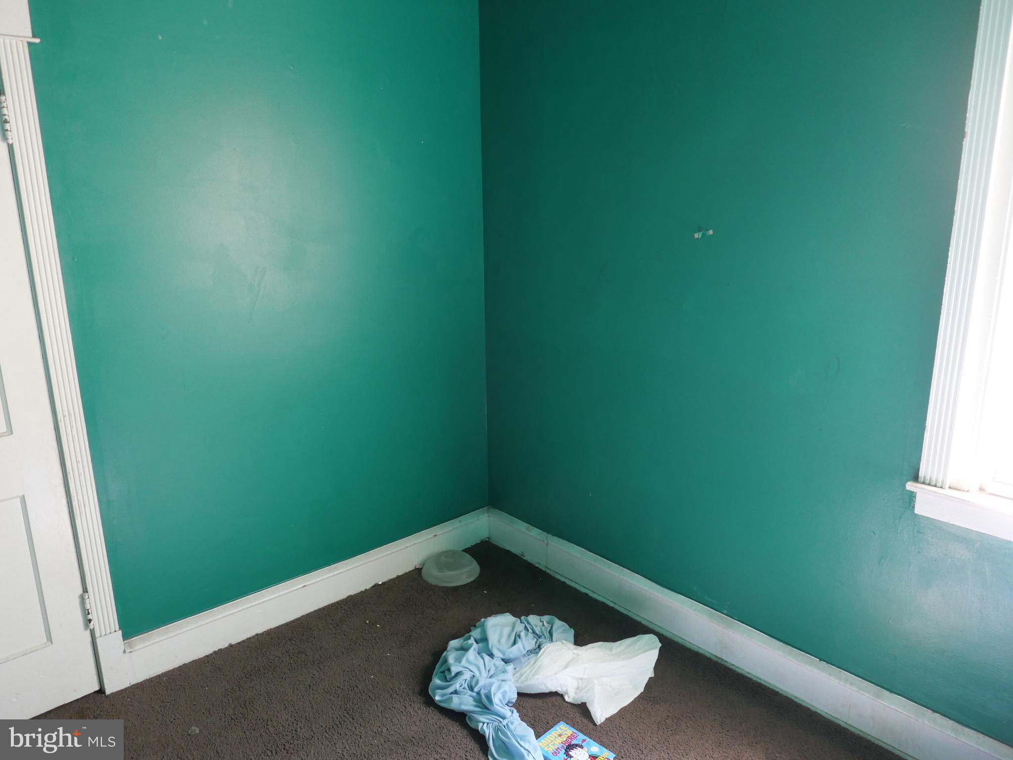 7232 Lamport Road Upper Darby, PA 19082 - Photo 9 of 12