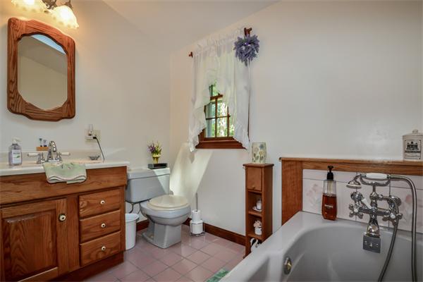 6 Blackmore Pond Road Wareham, MA 02576 - Photo 10 of 13 Gallery Image 10