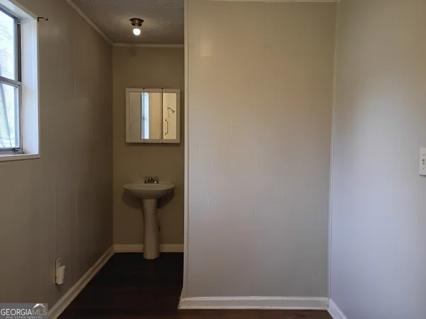 $1,200 | 211 Arnco 6th Street, Newnan, GA 30263