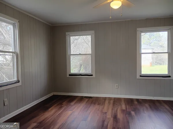 $1,200 | 211 Arnco 6th Street, Newnan, GA 30263