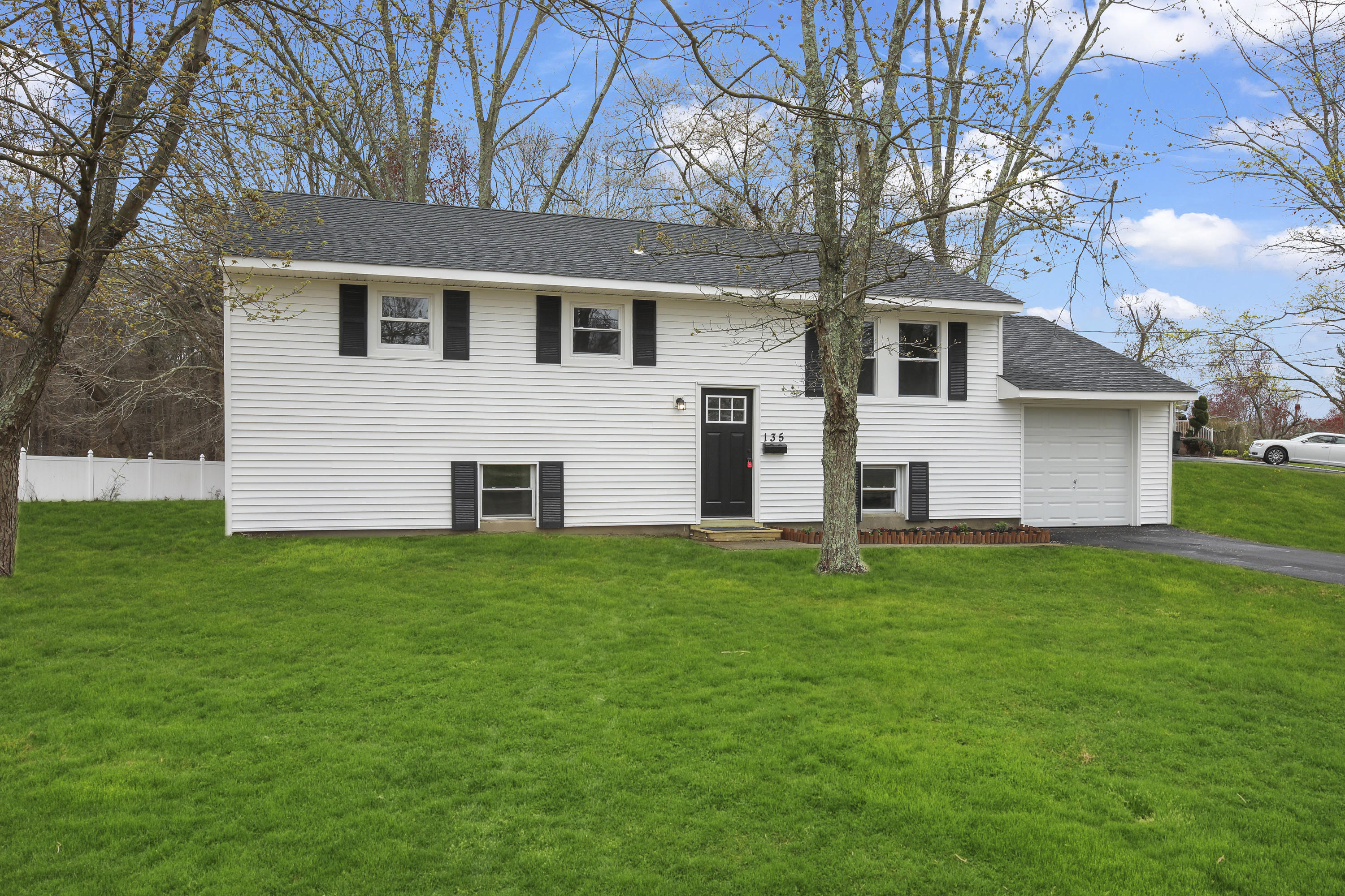 135 Darien Road Howell, NJ 07731 - Photo 1 of 29 5W5A9823