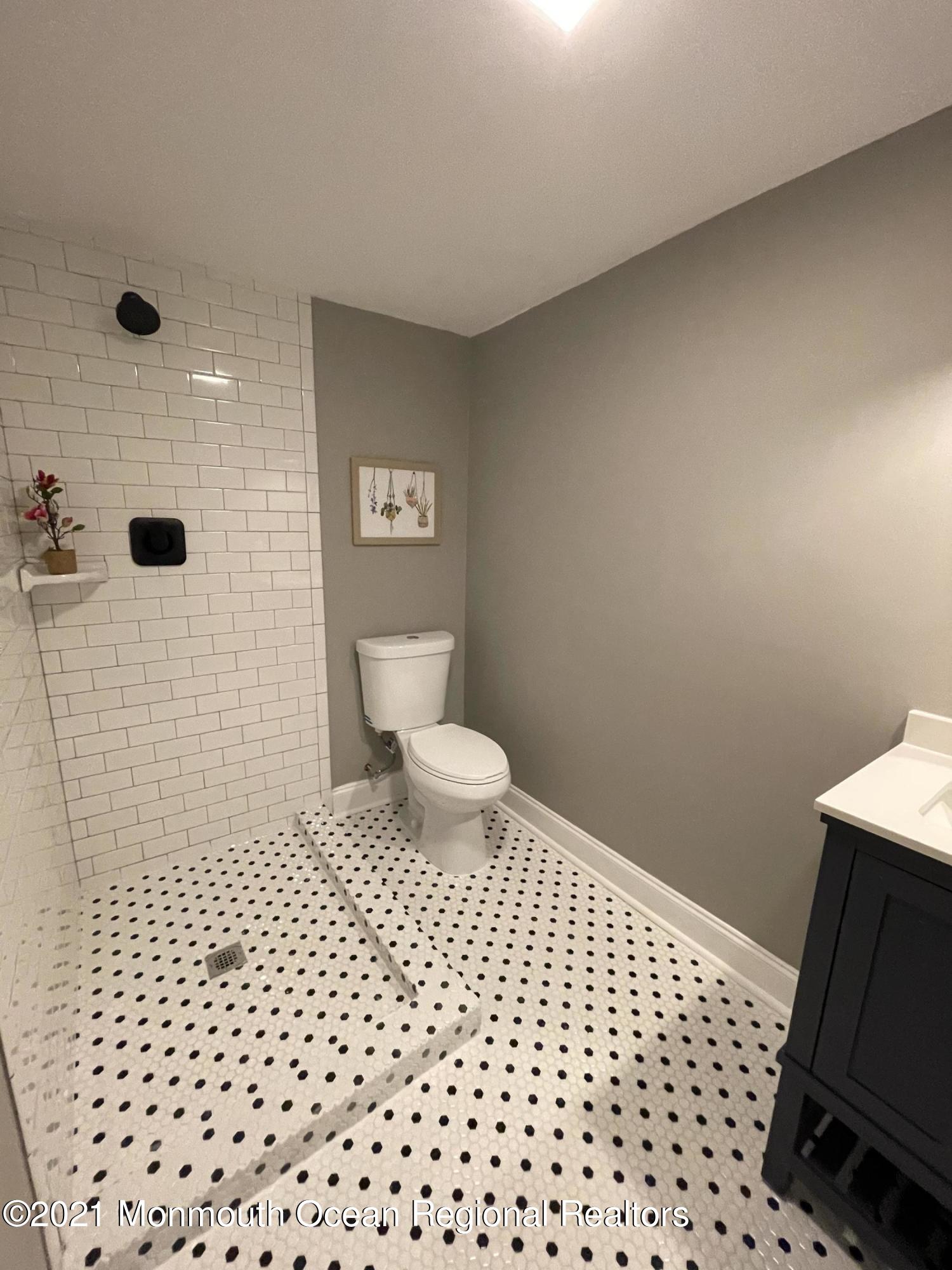 135 Darien Road Howell, NJ 07731 - Photo 25 of 29 DB8676D7-EEDD-4120-9B47-E410AF56FC40