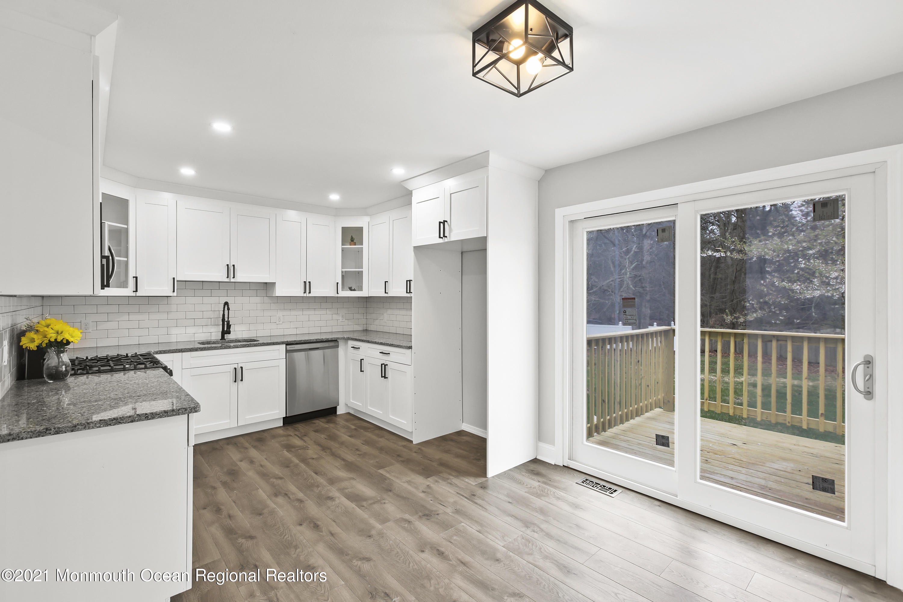 135 Darien Road Howell, NJ 07731 - Photo 9 of 29 5W5A9869