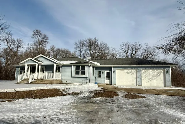 $400,000 | 14490 Highway 12, Kerkhoven, MN 56252