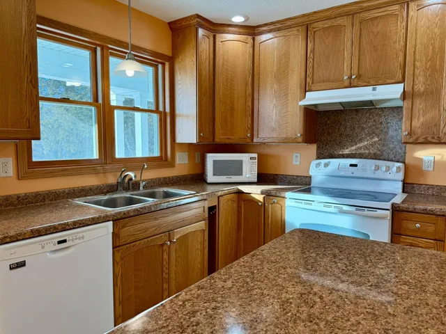 $400,000 | 14490 Highway 12, Kerkhoven, MN 56252