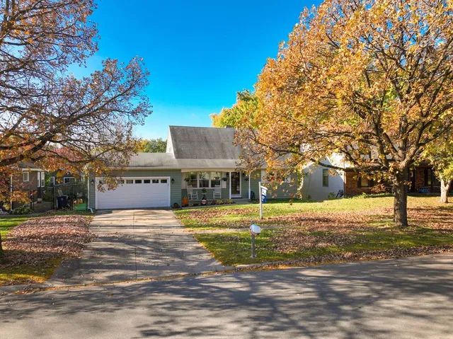 $364,900 | 520 North Lyle Avenue, Elgin, IL 60123