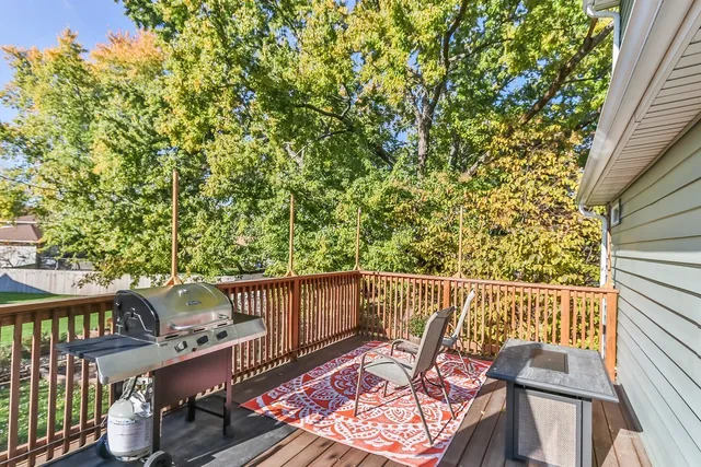 $364,900 | 520 North Lyle Avenue, Elgin, IL 60123