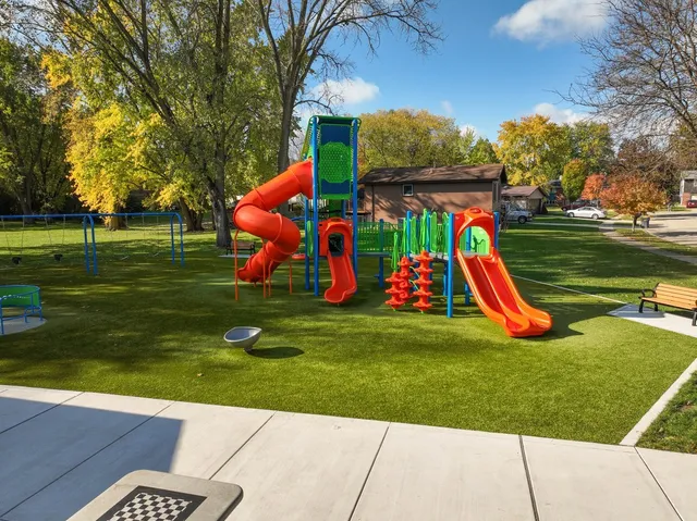 $364,900 | 520 North Lyle Avenue, Elgin, IL 60123