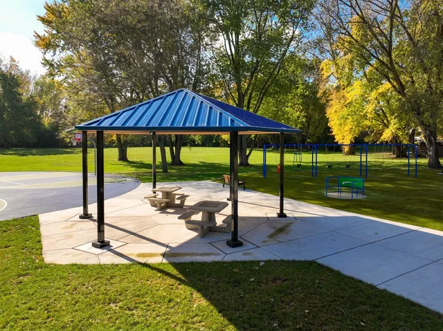 $364,900 | 520 North Lyle Avenue, Elgin, IL 60123