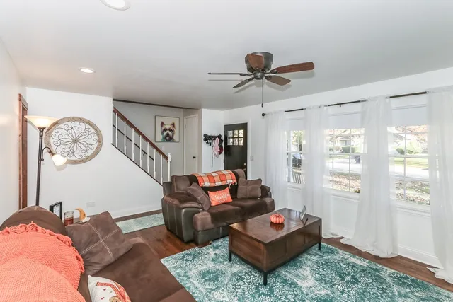 $364,900 | 520 North Lyle Avenue, Elgin, IL 60123